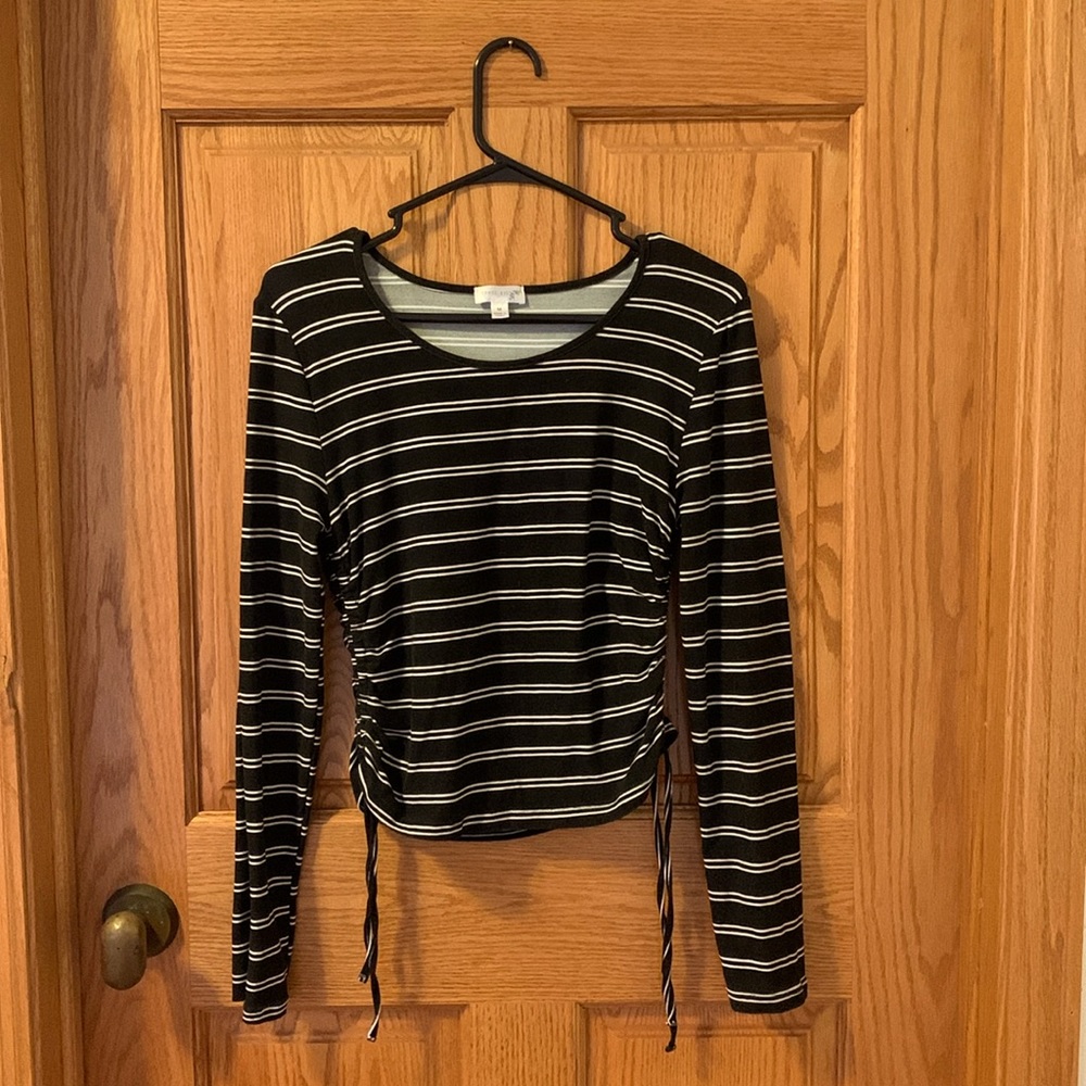 Black and White Cropped Long Sleeve